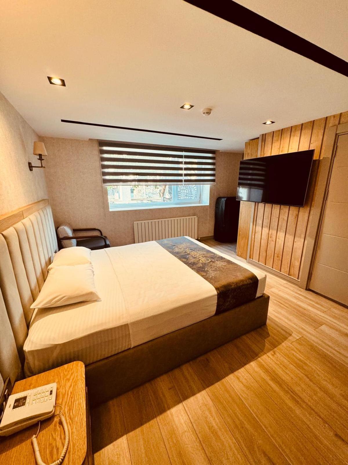 Mateo Otel *