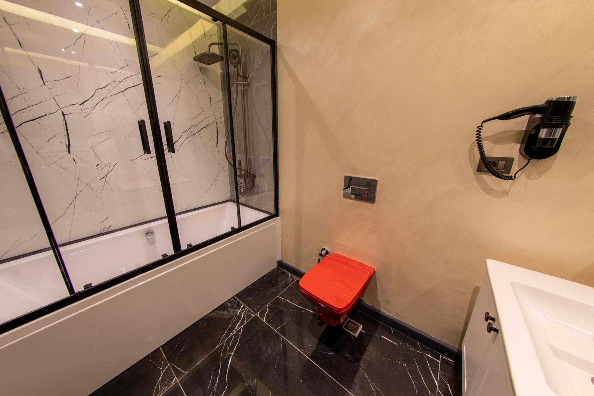 Mateo Otel *